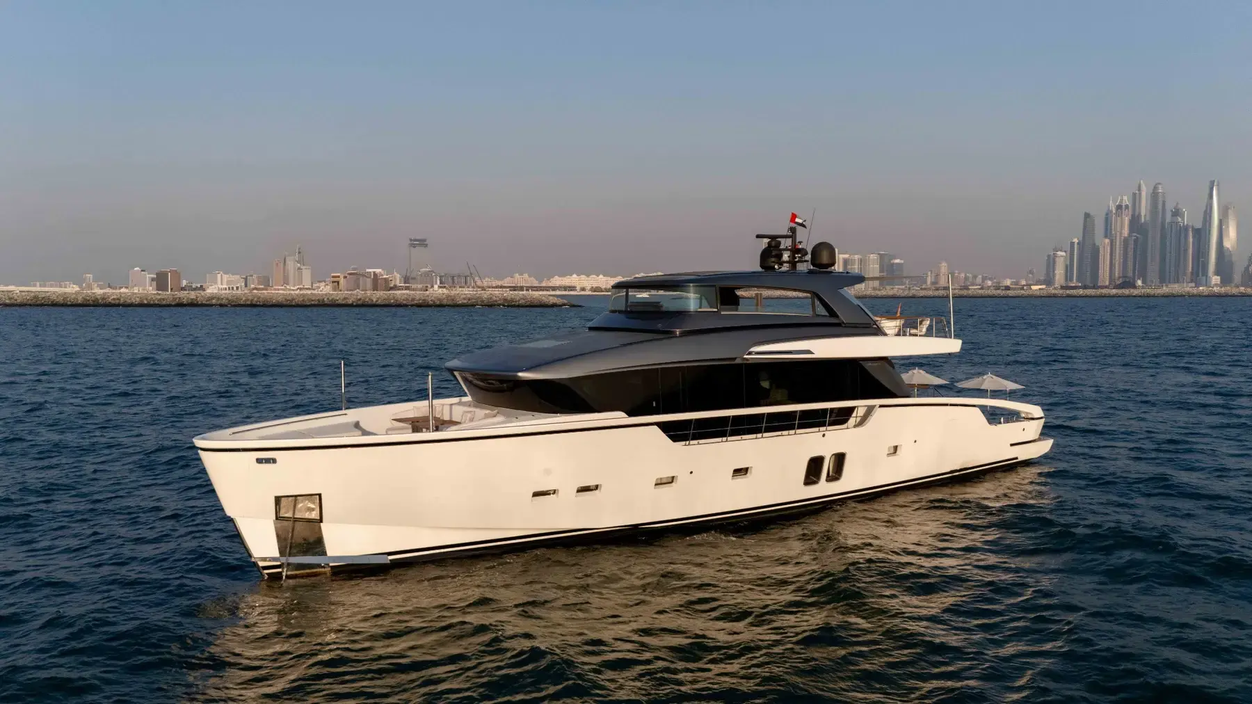 Lorenzo, a San Lorenzo SX88 crossover yacht at sea